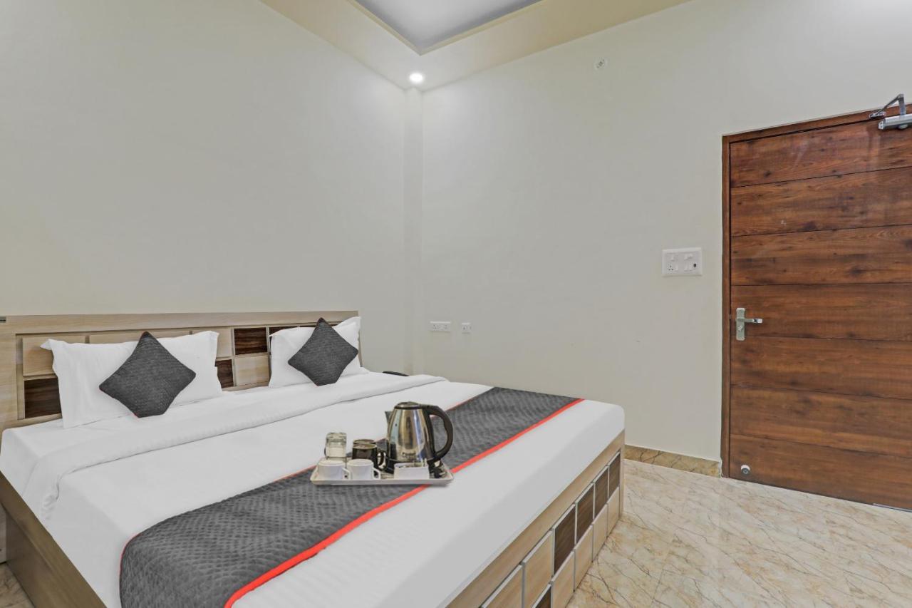 Townhouse P.S.Palace Near Amausi Metro Station لاكناو المظهر الخارجي الصورة
