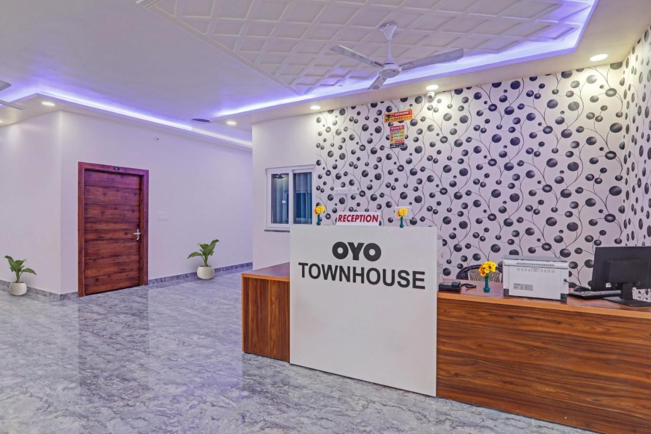 Townhouse P.S.Palace Near Amausi Metro Station لاكناو المظهر الخارجي الصورة