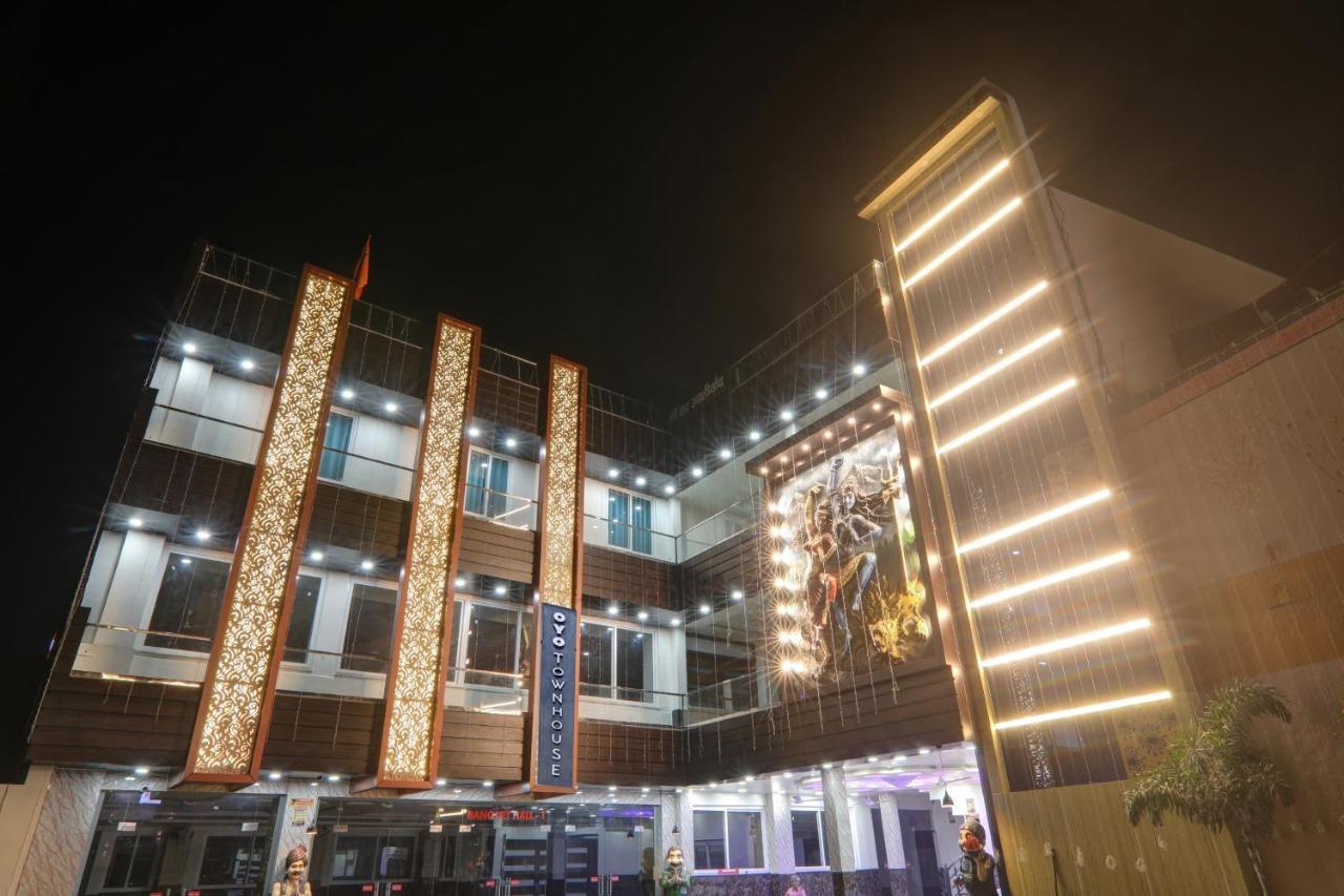 Townhouse P.S.Palace Near Amausi Metro Station لاكناو المظهر الخارجي الصورة
