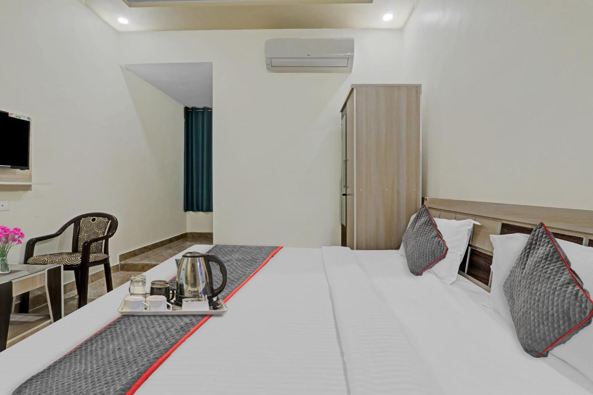 Townhouse P.S.Palace Near Amausi Metro Station لاكناو المظهر الخارجي الصورة
