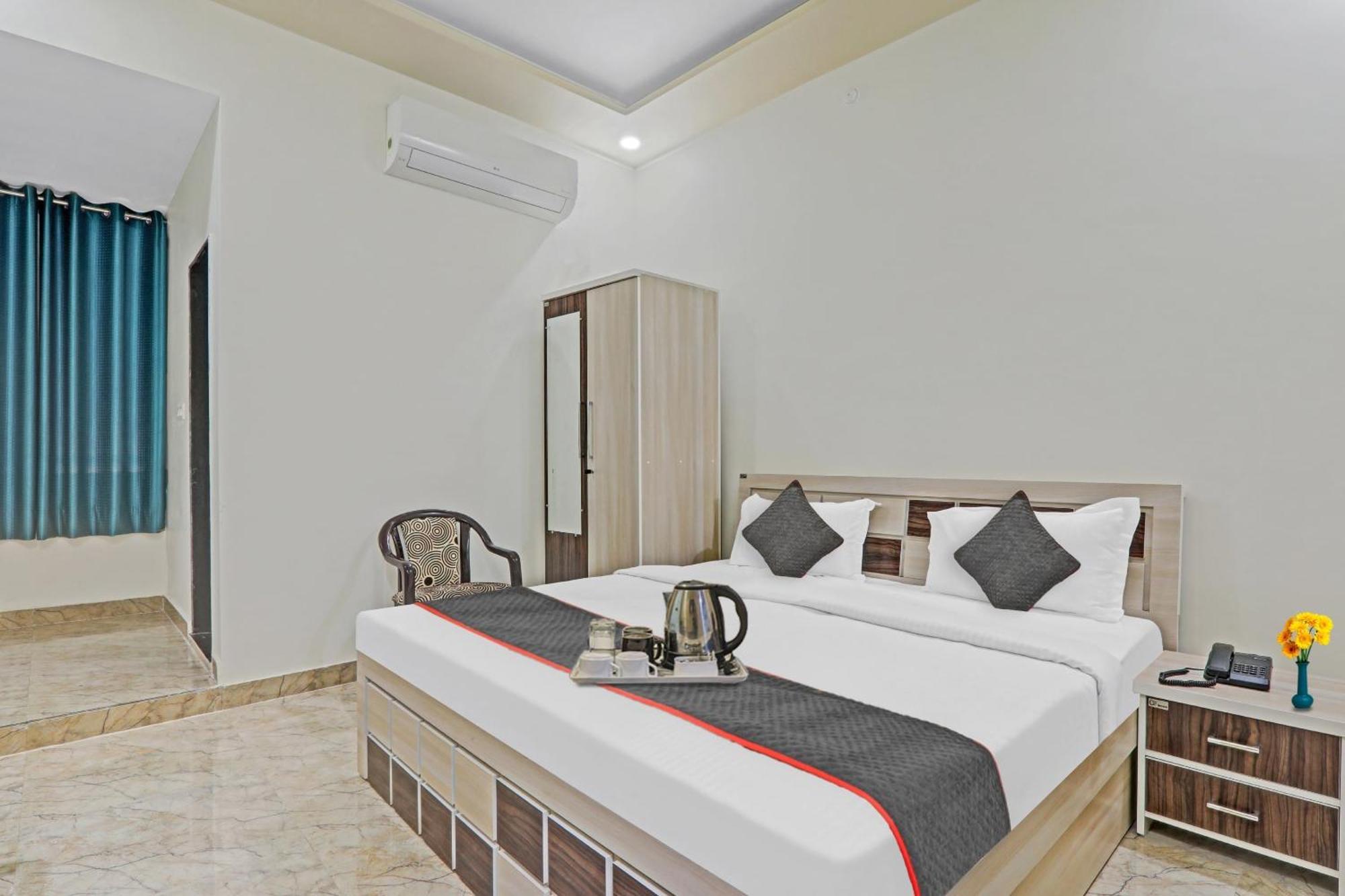 Townhouse P.S.Palace Near Amausi Metro Station لاكناو المظهر الخارجي الصورة