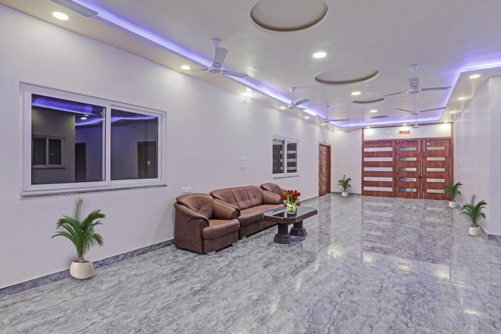 Townhouse P.S.Palace Near Amausi Metro Station لاكناو المظهر الخارجي الصورة