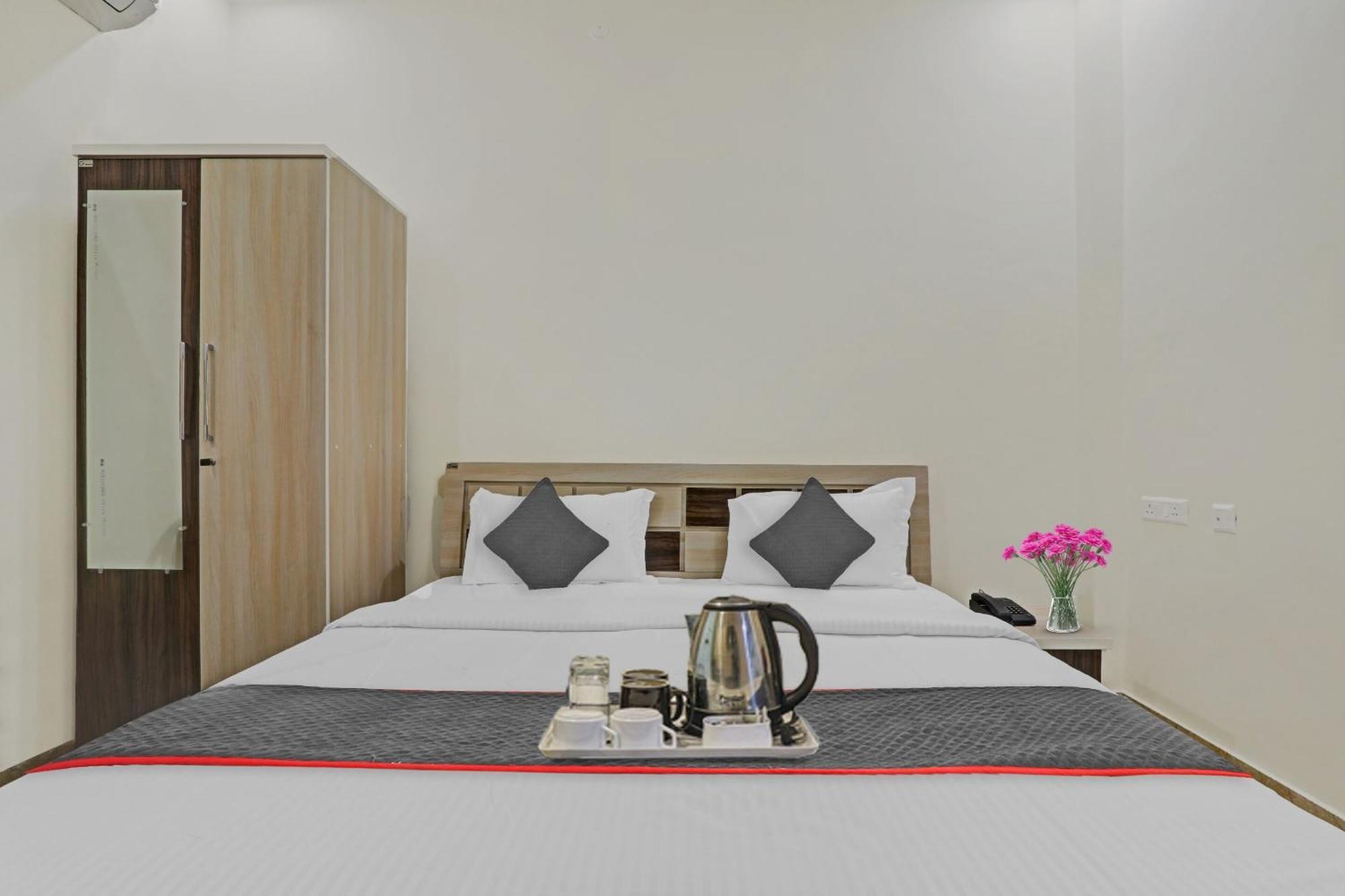 Townhouse P.S.Palace Near Amausi Metro Station لاكناو المظهر الخارجي الصورة