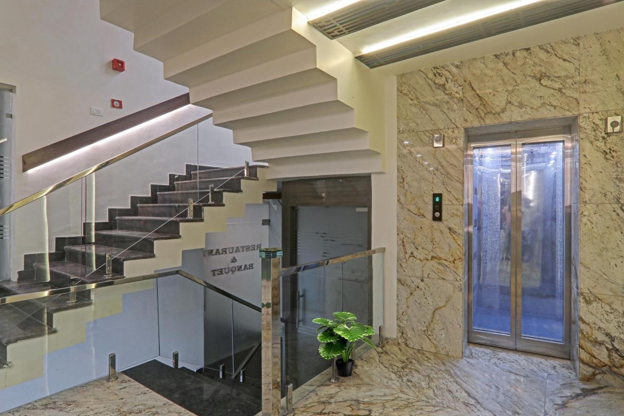 Townhouse P.S.Palace Near Amausi Metro Station لاكناو المظهر الخارجي الصورة