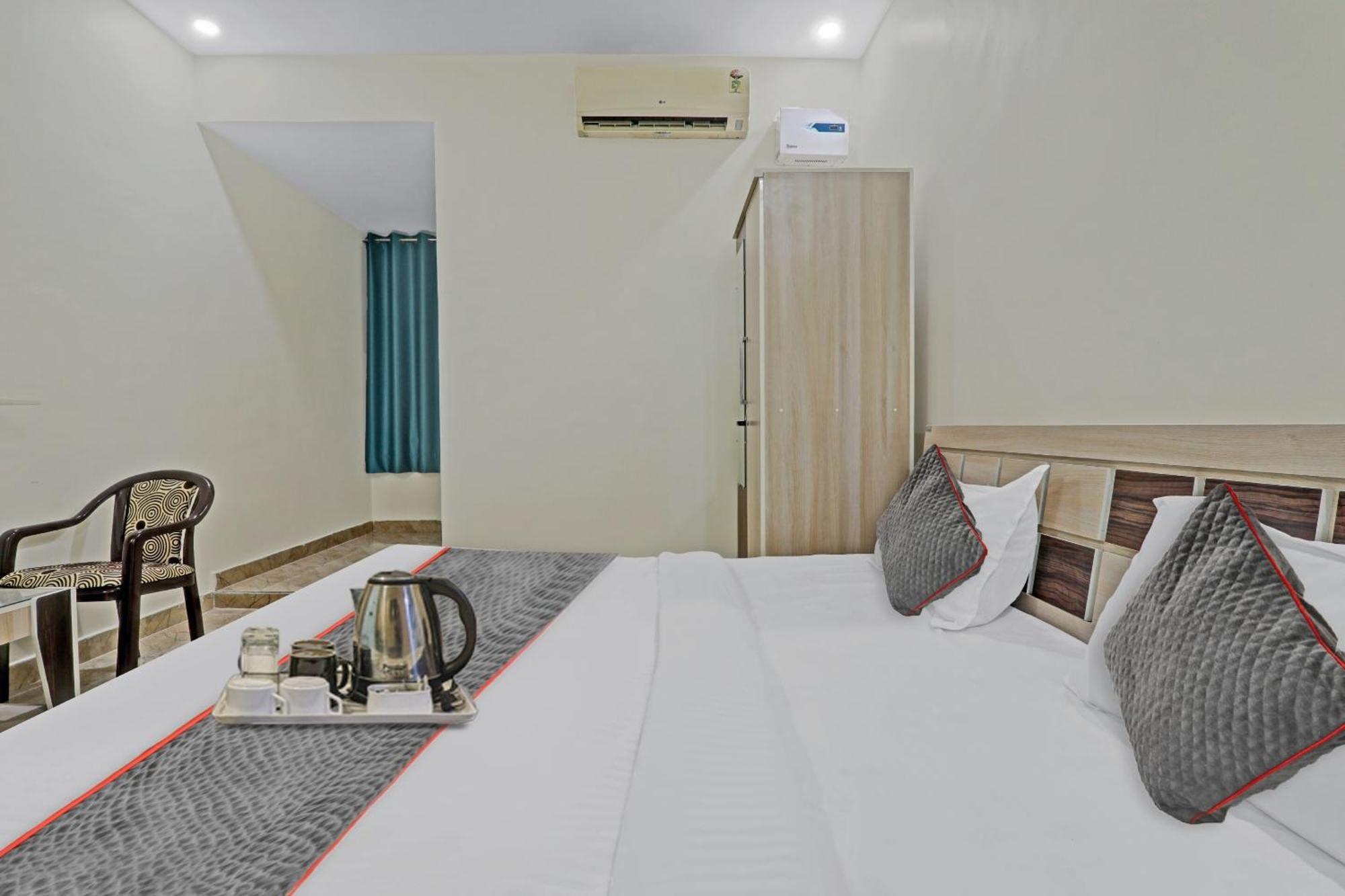 Townhouse P.S.Palace Near Amausi Metro Station لاكناو المظهر الخارجي الصورة